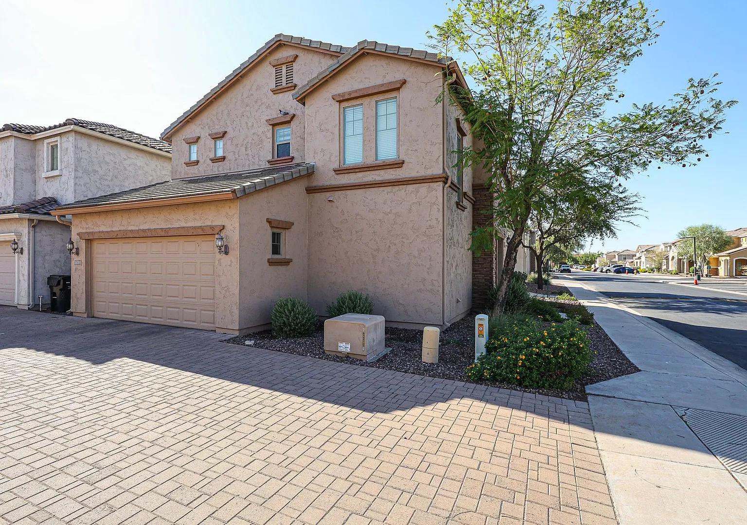 Stunning & Completely Updated In Gated Community! — Photo 4