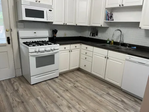 1033 Harlem Blvd Photo 1