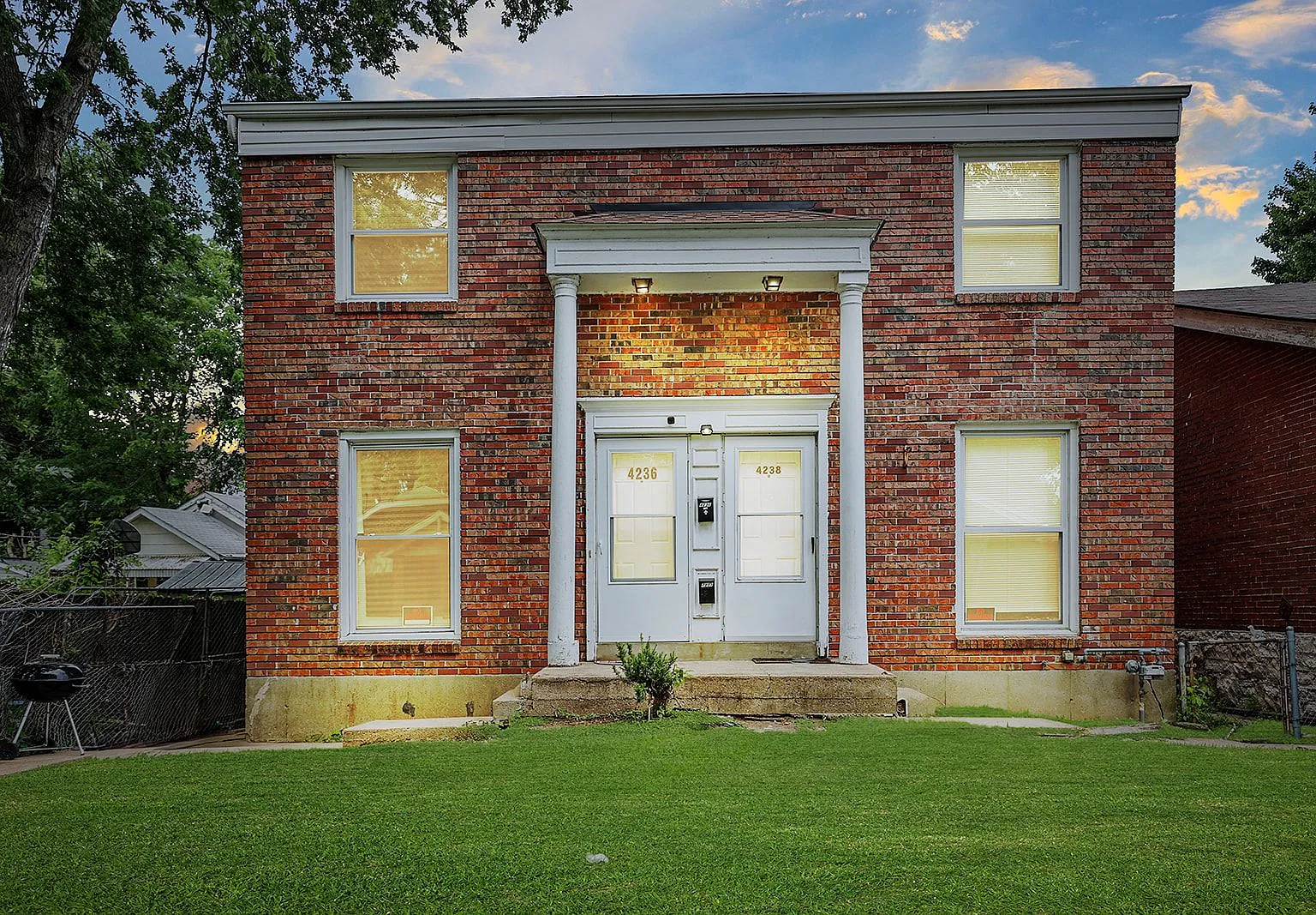 2 bed, 1.0 bath, $1,100 — Photo 1