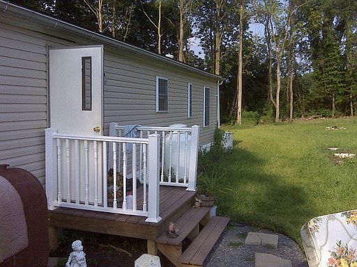 3rd image of 104 Tucker Ln
