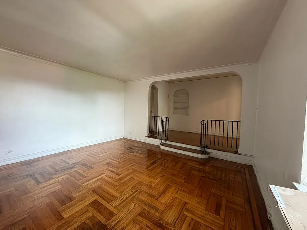 1 bed, 700 sqft, $2,762 — Photo 3