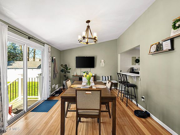 4th image of 27 Lafayette Drive