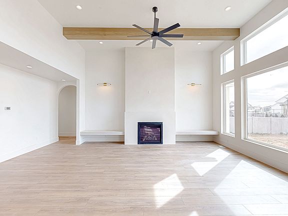 3rd image of 667 N 550 W