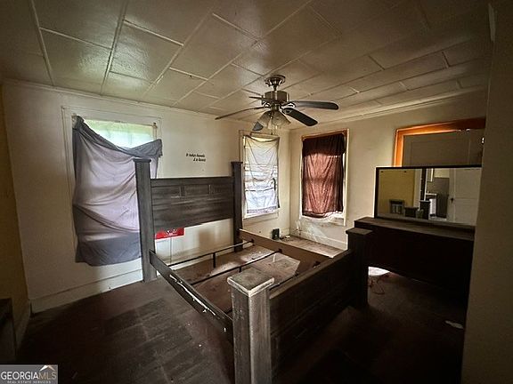 4th image of 1012 S Main St