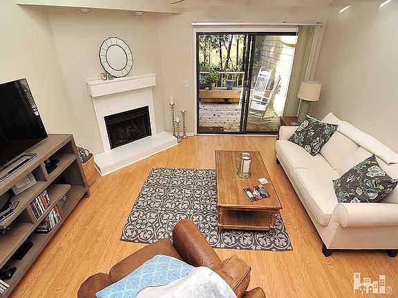 3rd image of 204 Saint Luke Ct