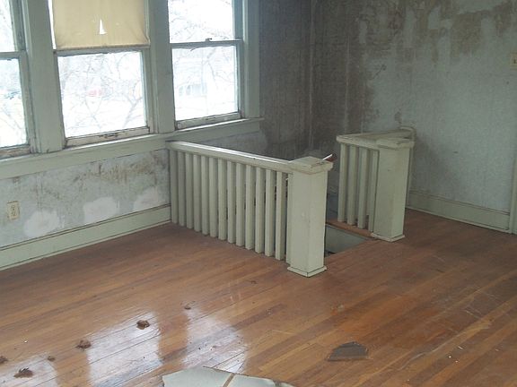 3rd image of 5530 Jackson Ave