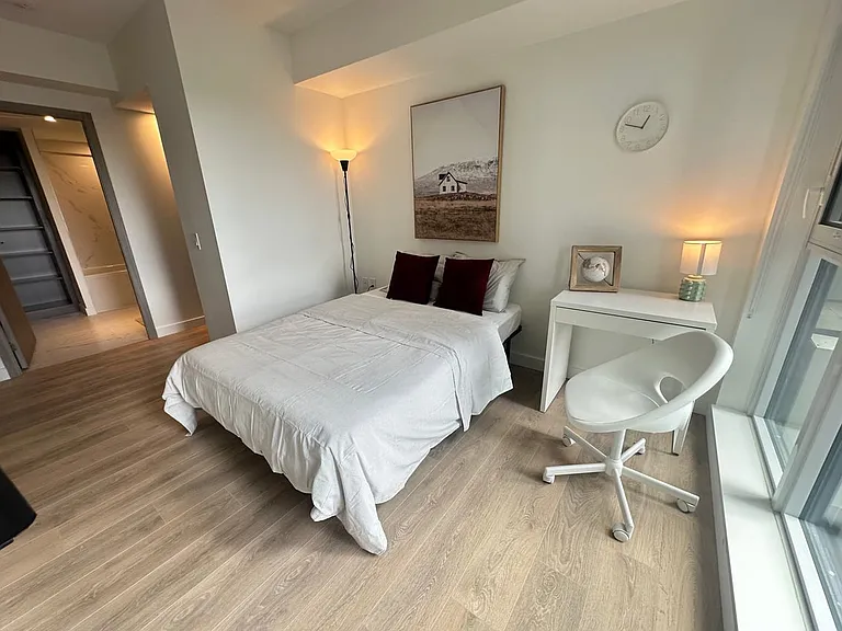 38 Widmer St #2011C — Photo 2