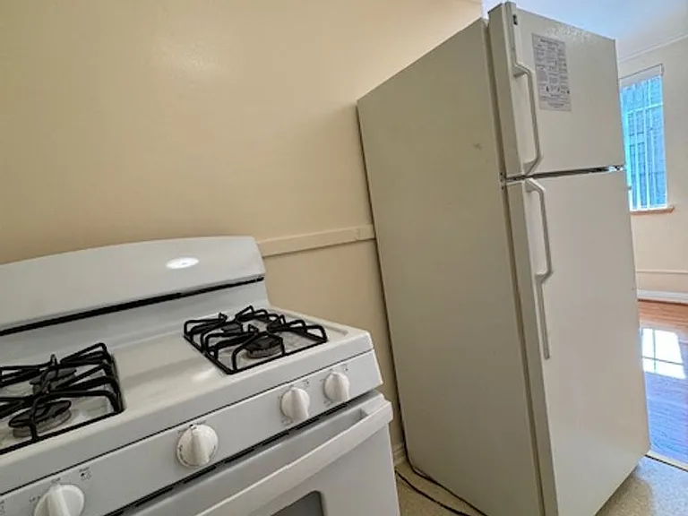 Sherman Arms Apartments — Photo 12