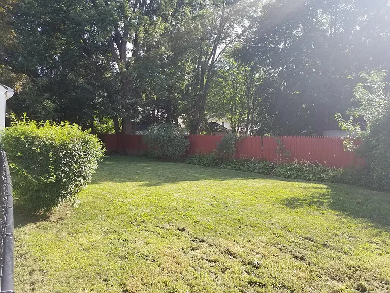 109 Caya Ave — Photo 3