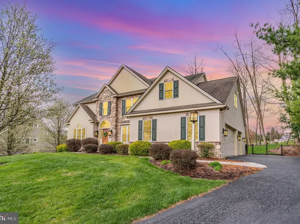 24 Jennifer Ln, Dillsburg, PA 17019