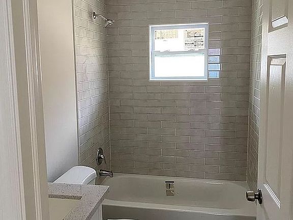 4th image of 2491 Faith Ave