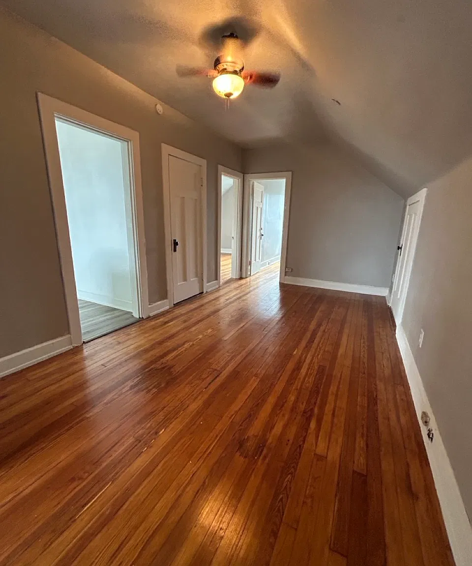 2 bed, 900 sqft, $1,075 — Photo 2