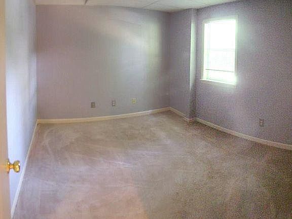 4th image of 2180 Country Oaks Dr