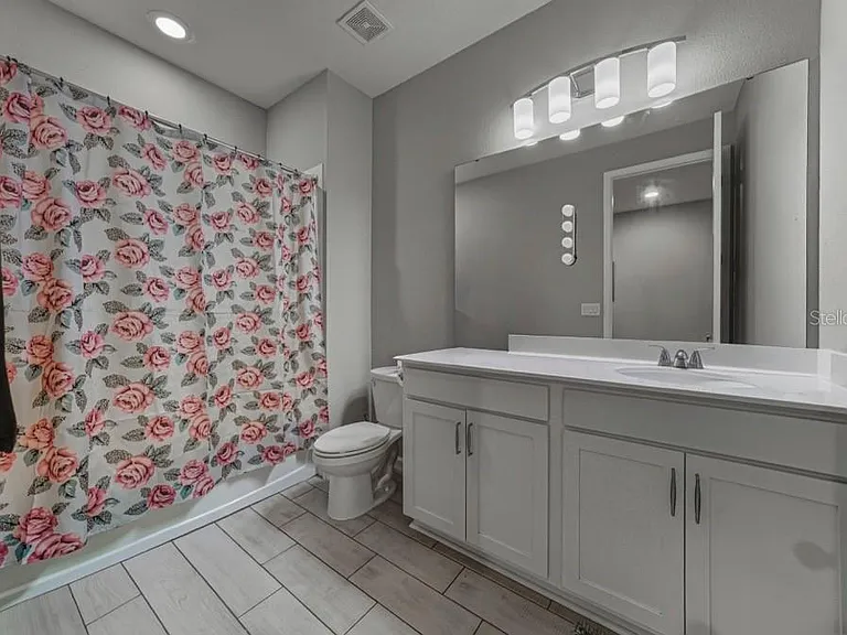 295 Lake Smart Cir — Photo 9