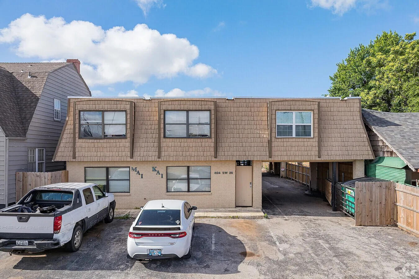 404 Southwest 26th Street — Photo 3