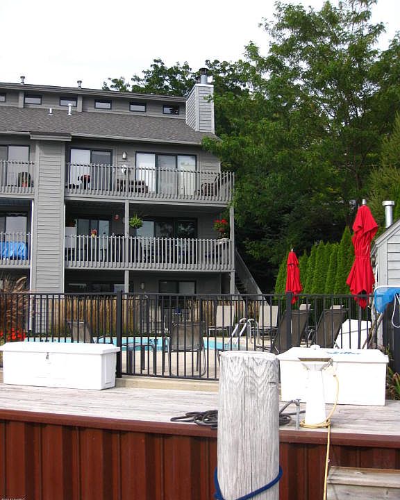 1st image of 455 Culver St APT 5