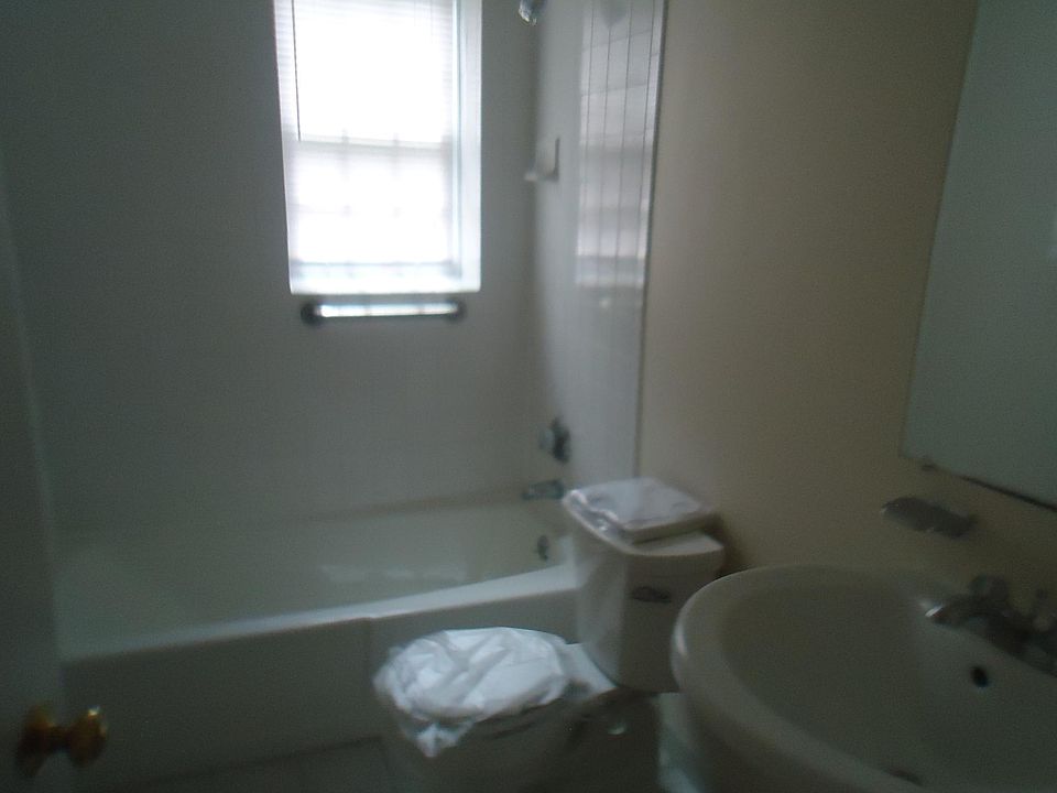 2nd image of 33 Bedford St