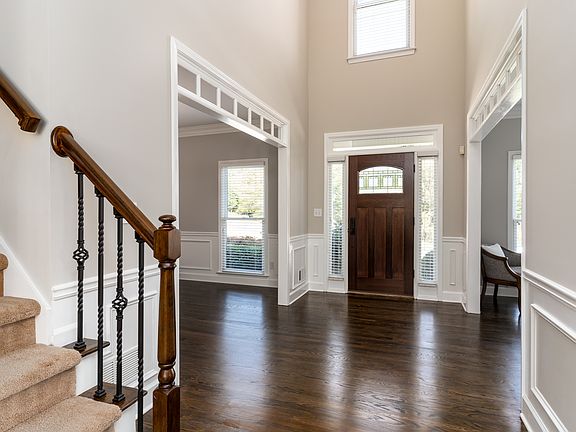 5th image of 4747 Outlook Way NE