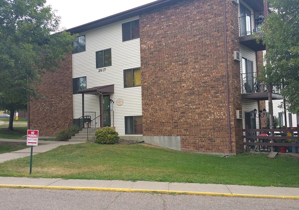 2nd image of 2817 Hawken St #16