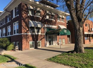 300 Main St #104, Halstead, KS 67056