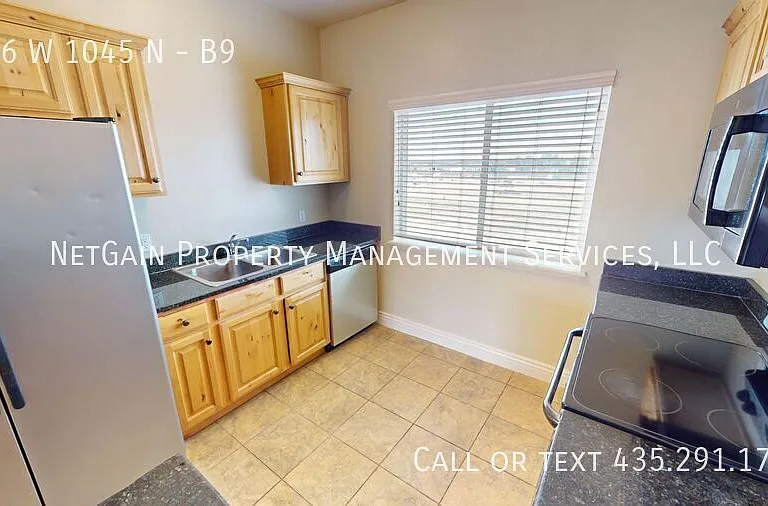 576 W 1045 N #B9 — Photo 4