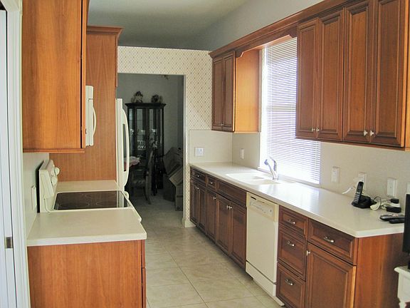5th image of 7775 SE Bay Cedar Cir
