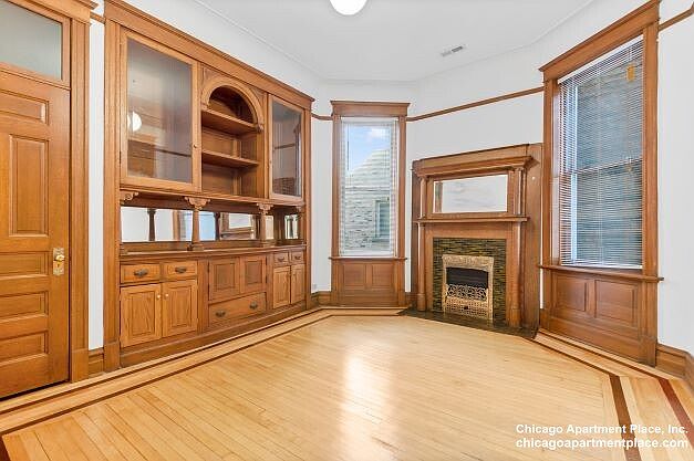 1st image of 518 W Fullerton Pkwy APT 2