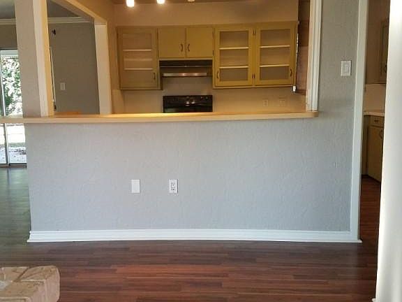 3rd image of 1302 Canary Ln
