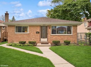 819 Hartrey Ave, Evanston, IL 60202
