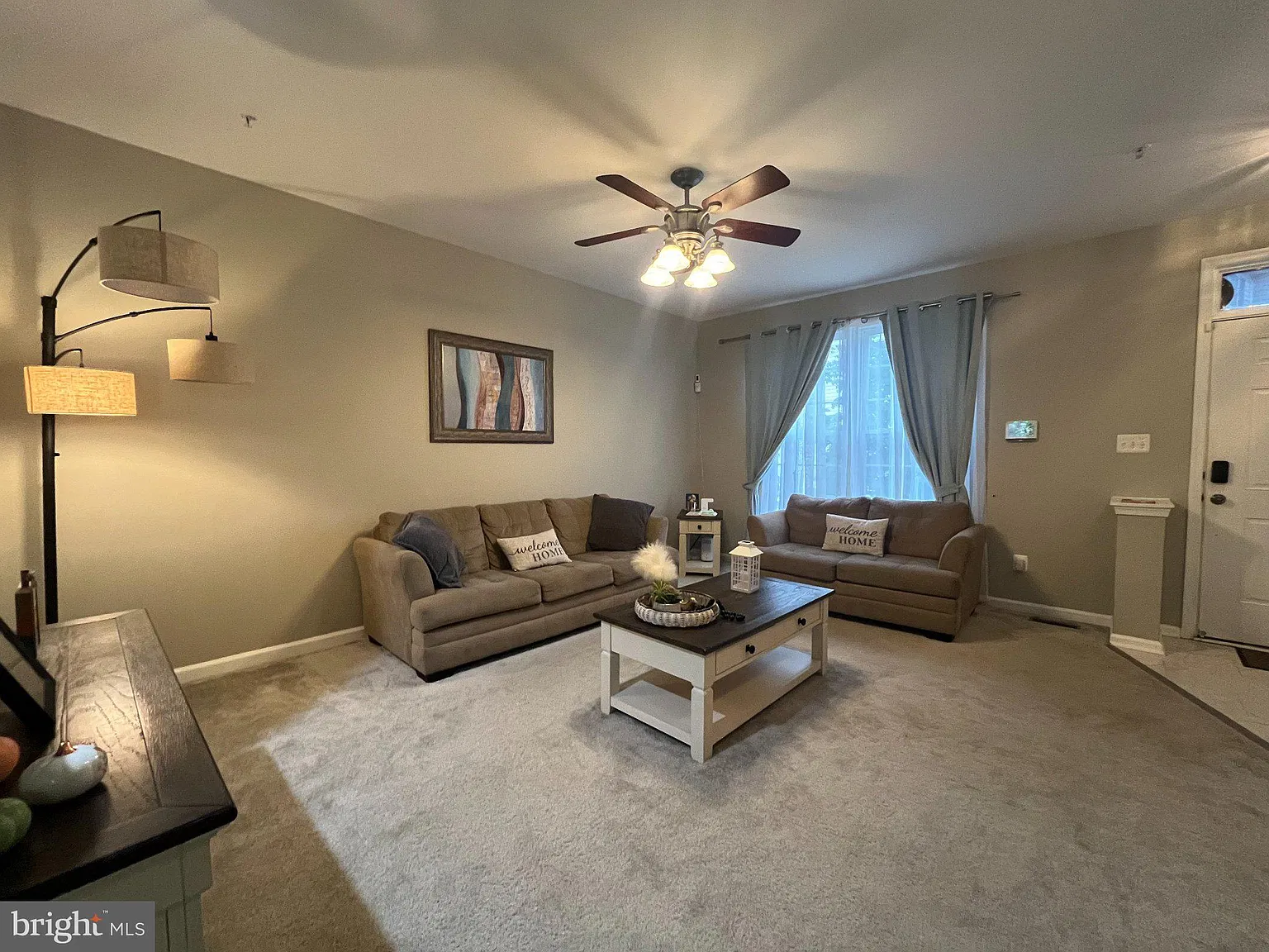 3 bed, 2.5 bath, 2360 sqft, $3,000 — Photo 4