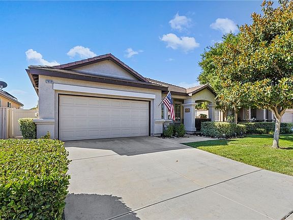 2nd image of 28591 Coolwater Ct