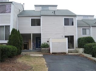 8304 Cricket Lake Dr, Charlotte, NC 28277