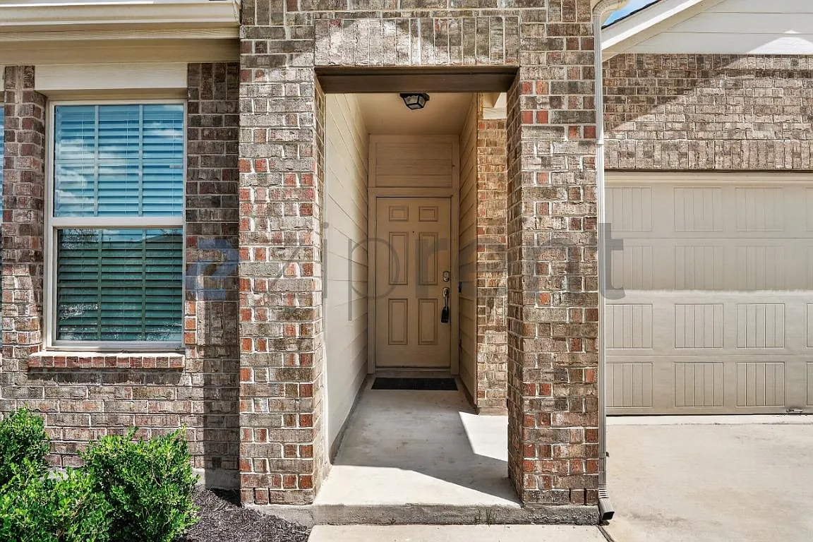 3 bed, 1969 sqft, $1,950 — Photo 4