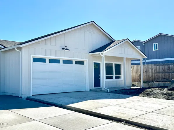 313 E Rapp Rd, Talent, OR 97540