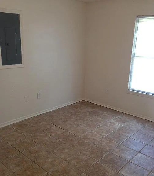 1130 Cates St — Photo 11