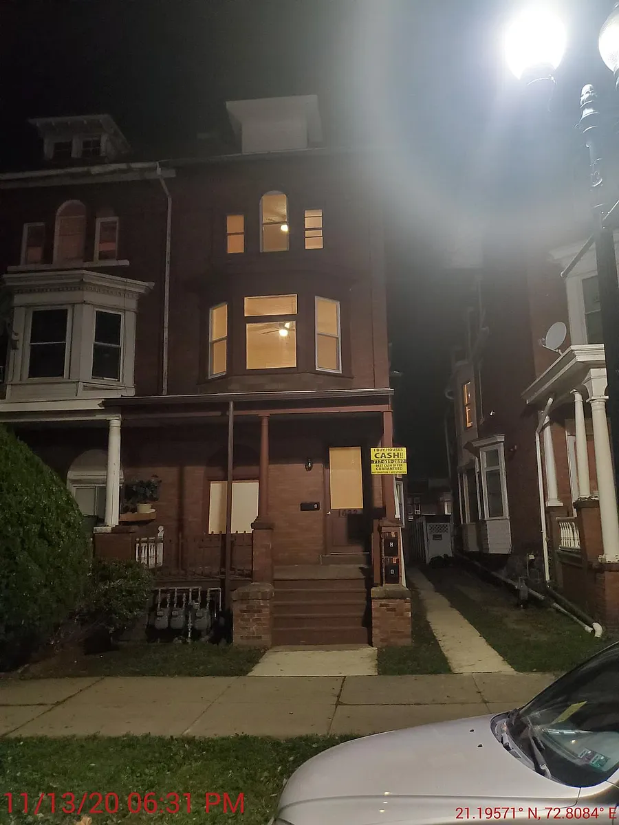 Building Photo - 1622 State St #C