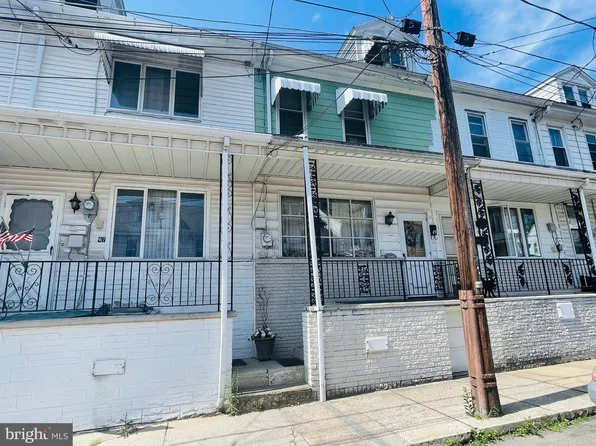 49 Macomb St, New Philadelphia, PA 17959
