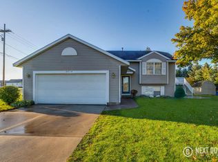 9614 Meadowland Ct, Zeeland, MI 49464