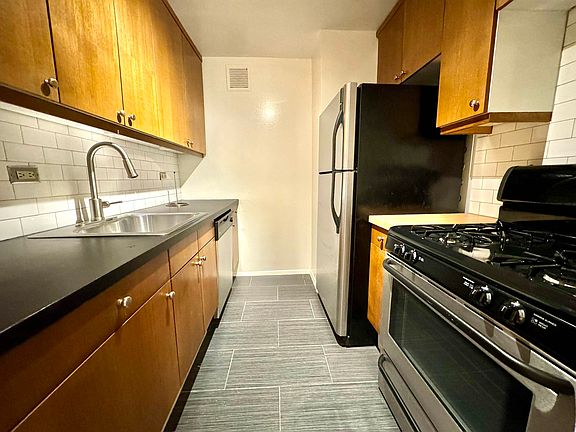 5th image of 106 Central Park S APT 9L