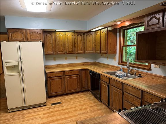 5th image of 125 Thomas Hill Rd