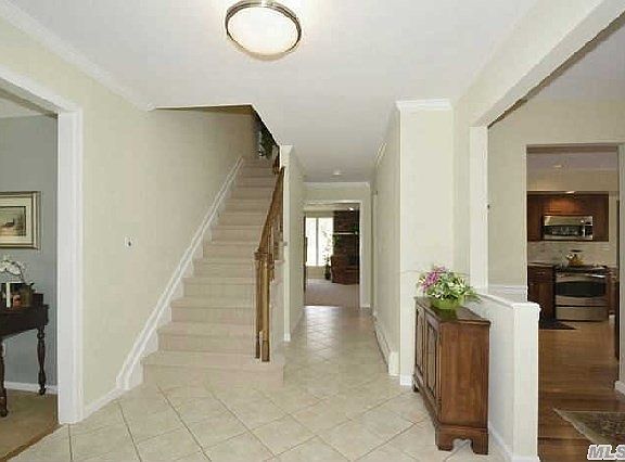 5th image of 183 Lodge Ave