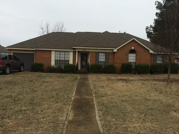 389 Kingston Ridge Rd, Prattville, AL 36067