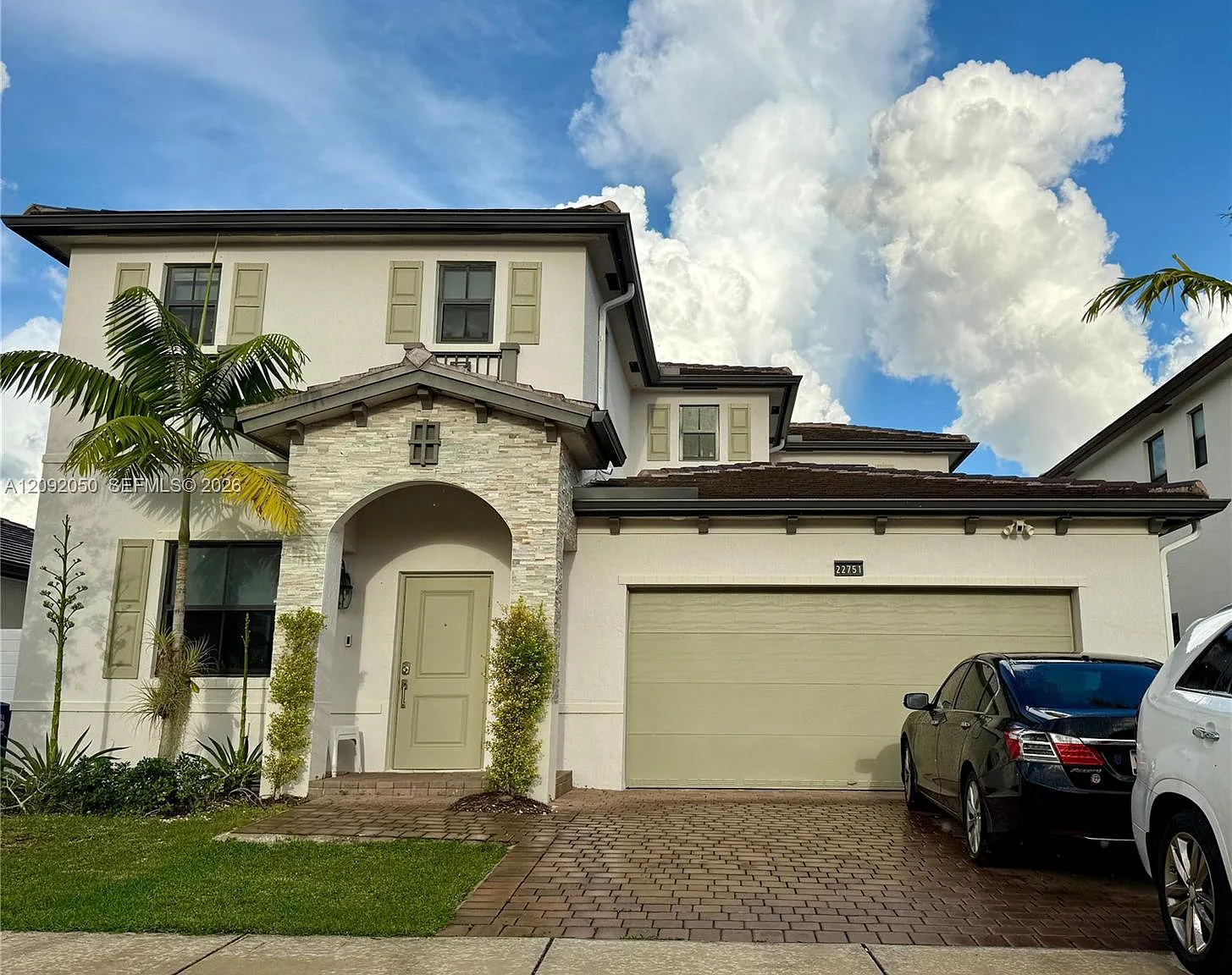 4 bed, 5.0 bath, 3139 sqft, $4,000 — Photo 1