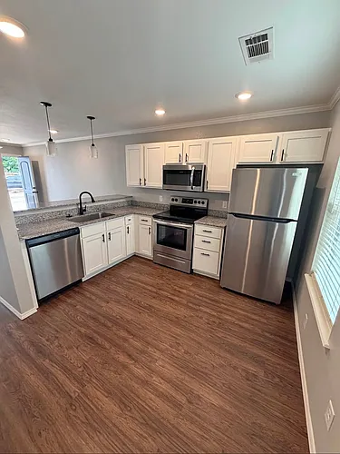 2212 Savannah St Photo 1