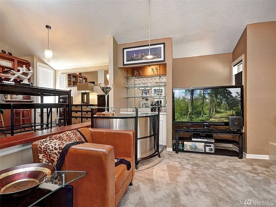 1st image of 13615 NE 8th St APT 208