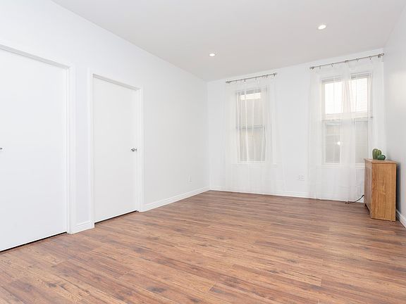2nd image of 3121 89th St APT 2F