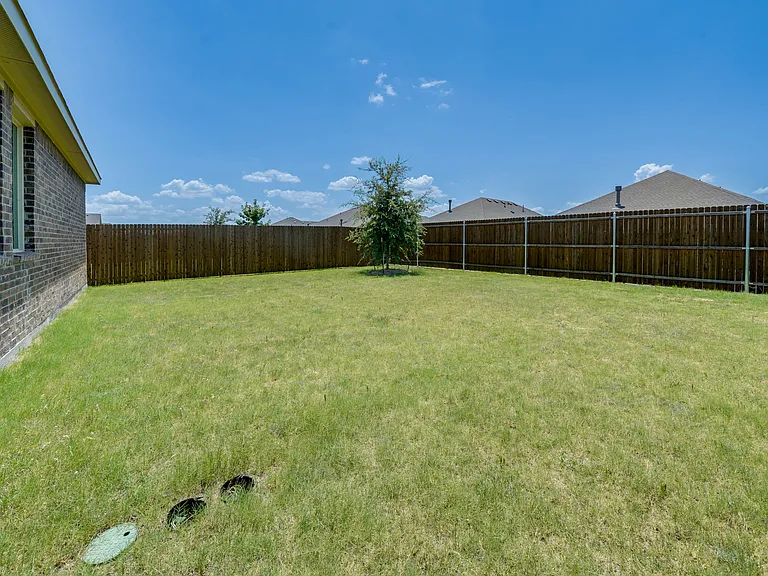 2116 Okeefe Ct — Photo 18