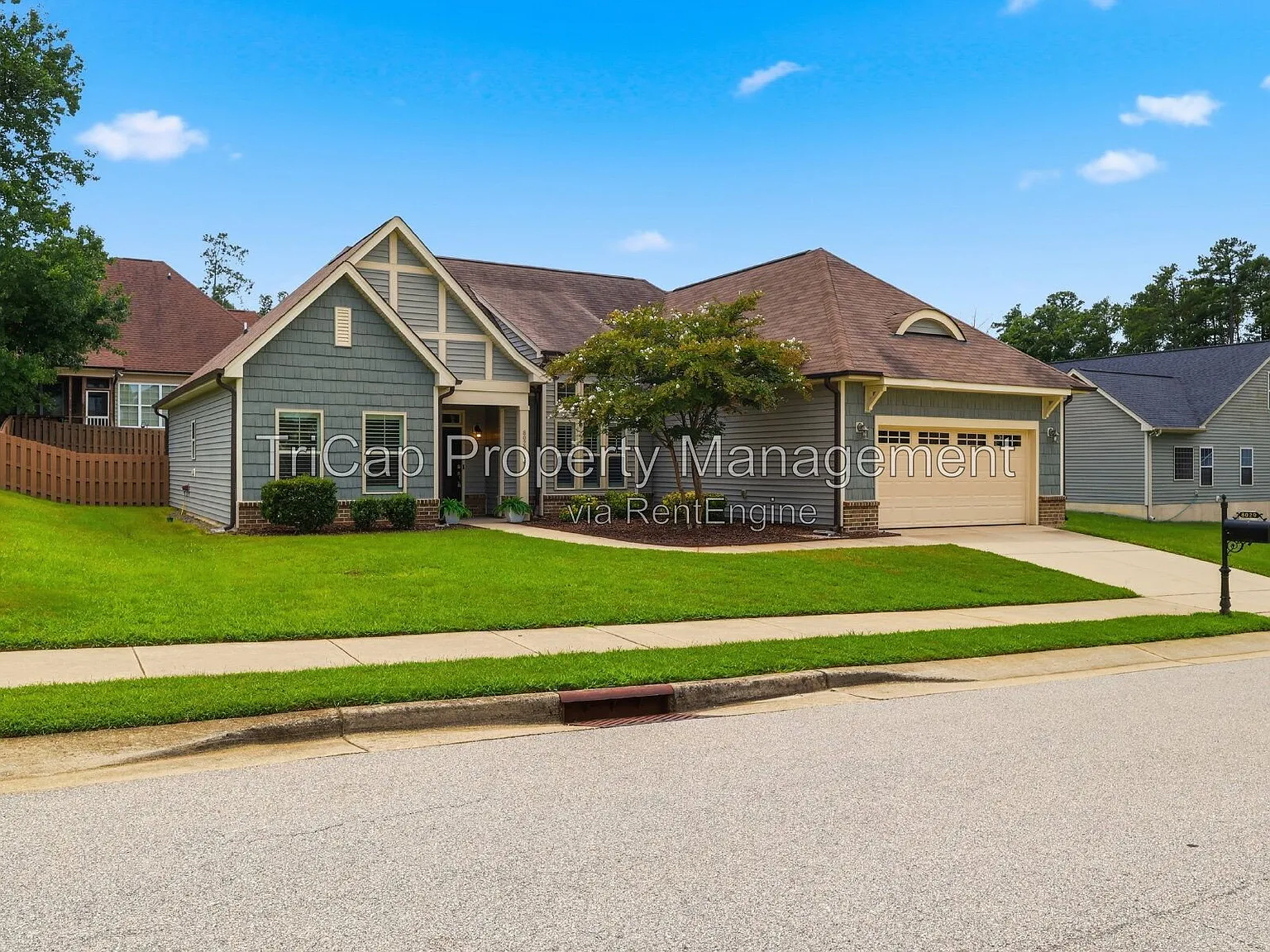 3 bed, 2.0 bath, 2099 sqft, $2,400 — Photo 1