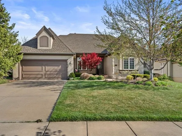 5418 W 141st Ter, Leawood, KS 66224