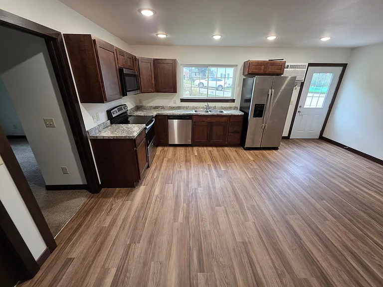 210 Holm Ave — Photo 1